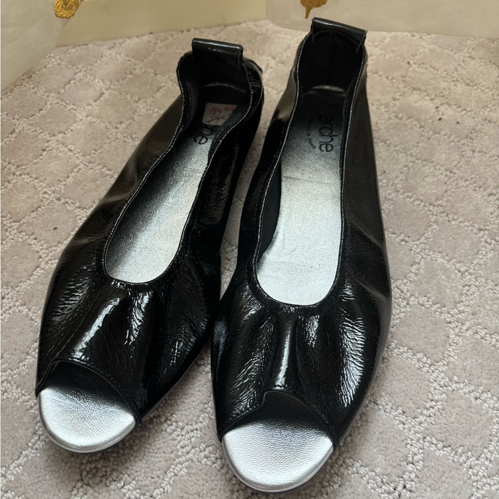 NWT Arche open toe flats, size 41